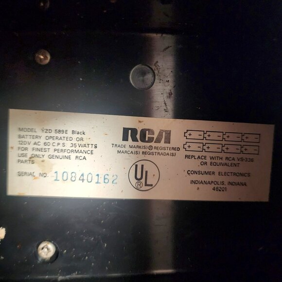 RCA YZD 589 Vintage 8 Track Stereo Mobile  Player Speaker Case FOR PARTS READ - Picture 9 of 11